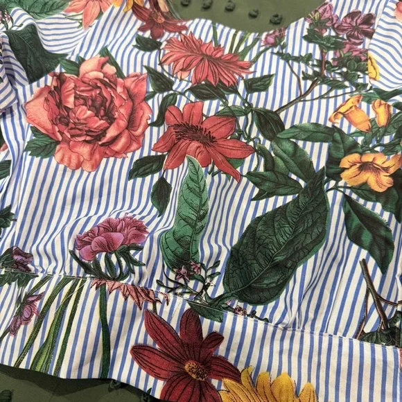 Jeuvre Floral and Stripes Balloon Sleeve Tie-Back Cropped Top - Picture 13 of 15